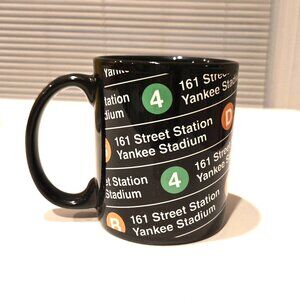 MTA SUBWAY TRAIN STOP THE NEW YORK YANKEES 161 STREET station stadium B D 4